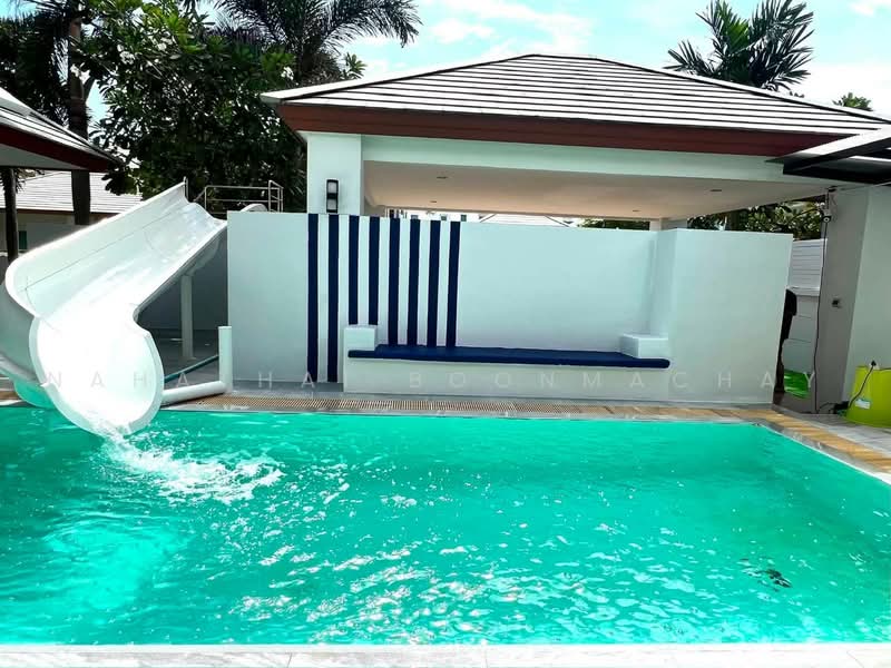 Seabreeze Pool Villa 32, Chon Buri (Pattaya), Nong Pru, Bang Lamung (Pattaya), Chon Buri (Pattaya), 3 Bedrooms, 250 sqm, Single Detached House For Sale, by Nahathai Boonmachay, 500490840 - DDproperty.com