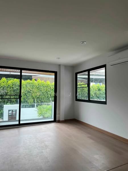 Luxury Newly Renovated House for Rent in Phatthanakan, Bangkok (SPSJP603), Bangkok, พัฒนาการ3, Suan Luang, Bangkok, 4 Bedrooms, 185 sqm, Single Detached House For Rent, by Khun Jane, 500490845 - DDproperty.com