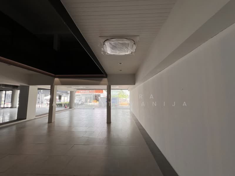 Space for rent Ekkamai, Sukhumvit, Bangkok, Khlong Tan Nua, Watthana, Bangkok, , 140 sqm, Retail Space For Rent, by Sumitara Sampattavanija, 500490871 - DDproperty.com