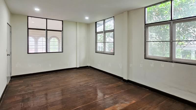 ็House for Rent Soi-Phueng-Mi-28, Bangkok, สุขุมวิท, Bang Chak, Phra Khanong, Bangkok, 3 Bedrooms, 386 sqm, Single Detached House For Rent, by อำนาจ โรจน์พิบูลย์พันธ์, 500490879 - DDproperty.com