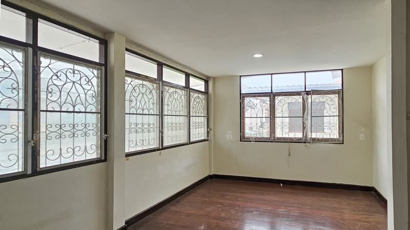 ็House for Rent Soi-Phueng-Mi-28, Bangkok, สุขุมวิท, Bang Chak, Phra Khanong, Bangkok, 3 Bedrooms, 386 sqm, Single Detached House For Rent, by อำนาจ โรจน์พิบูลย์พันธ์, 500490879 - DDproperty.com