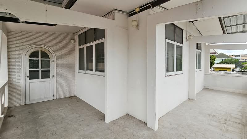 ็House for Rent Soi-Phueng-Mi-28, Bangkok, สุขุมวิท, Bang Chak, Phra Khanong, Bangkok, 3 Bedrooms, 386 sqm, Single Detached House For Rent, by อำนาจ โรจน์พิบูลย์พันธ์, 500490879 - DDproperty.com