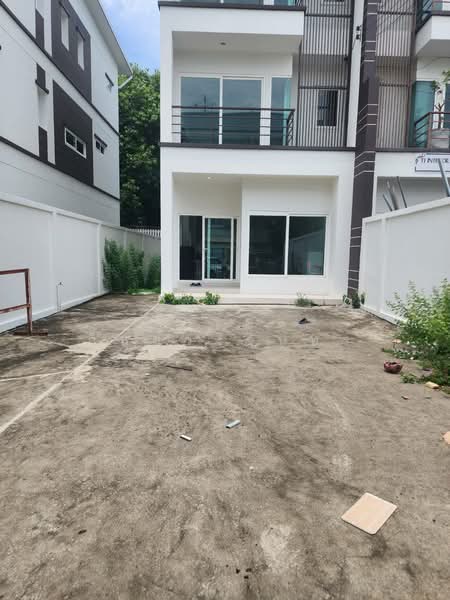 ซอยสุคธสวัสดิ์ 16, Bangkok, Lat Phrao, Bangkok, 3 Bedrooms, 250 sqm, Semi-Detached House (Twin House) For Rent, by ภูวเดช ถิ่นดวงจันทร์, 500490885 - DDproperty.com