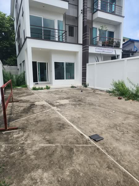 ซอยสุคธสวัสดิ์ 16, Bangkok, Lat Phrao, Bangkok, 3 Bedrooms, 250 sqm, Semi-Detached House (Twin House) For Rent, by ภูวเดช ถิ่นดวงจันทร์, 500490885 - DDproperty.com