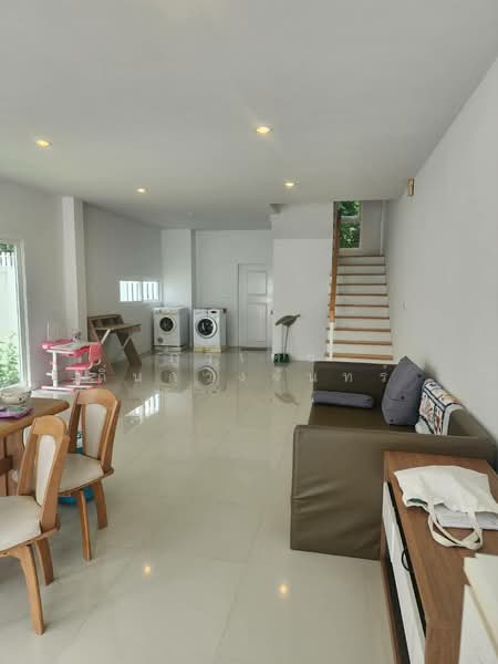 ซอยสุคธสวัสดิ์ 16, Bangkok, Lat Phrao, Bangkok, 3 Bedrooms, 250 sqm, Semi-Detached House (Twin House) For Rent, by ภูวเดช ถิ่นดวงจันทร์, 500490885 - DDproperty.com