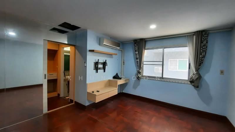 Waratorn Ville, Bangkok, Soi Rerktrilak, Suan Luang, Bangkok, 5 Bedrooms, 300 sqm, Townhouse For Rent, by Khun Poon, 500490934 - DDproperty.com