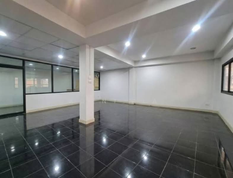 For Rent: 6-Story Commercial Building/Warehouse/Showroom, 2 Units, near BTS Phraeksa (SPSAD4126), Samut Prakan, แพรกษา, Tai Ban Mai, Muang Samut Prakarn, Samut Prakan, , 1,200 sqm, Shophouse For Rent, by Agent Pla, 500491040 - DDproperty.com