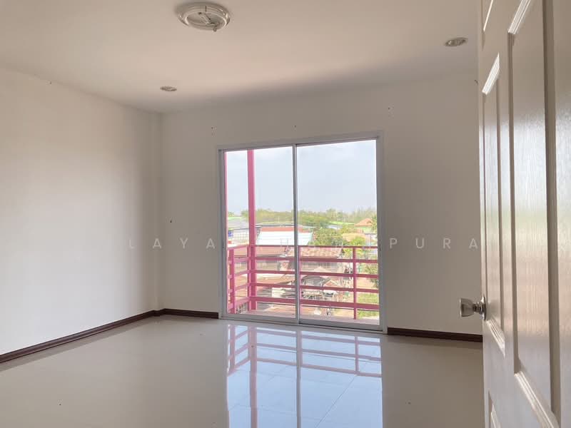 อาคารพาณิชย์ 3.5 ชั้น ต.สามพร้าว : 3.5-Story Comm. Bldg, Udon-Samphrao Rd, Samphrao, Udon Thani, สามพร้าว- อุดรธานี, Sam Phrao, Muang Udon Thani, Udon Thani, , 267 sqm, Shophouse For Sale, by Kulaya Thanapura, 500491090 - DDproperty.com