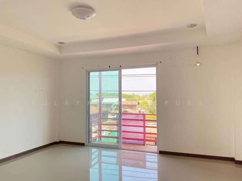 อาคารพาณิชย์ 3.5 ชั้น ต.สามพร้าว อ.เมือง : 3.5-Story Comm. Bldg, Samphrao, Udon Thani, อุดรธานี, สามพร้าว- อุดรธานี, สามพร้าว, เมืองอุดรธานี, อุดรธานี, 267 ตร.ม., ตึกแถว-อาคารพาณิชย์ ขาย, โดย Kulaya Thanapura, 500491090 - DDproperty.com