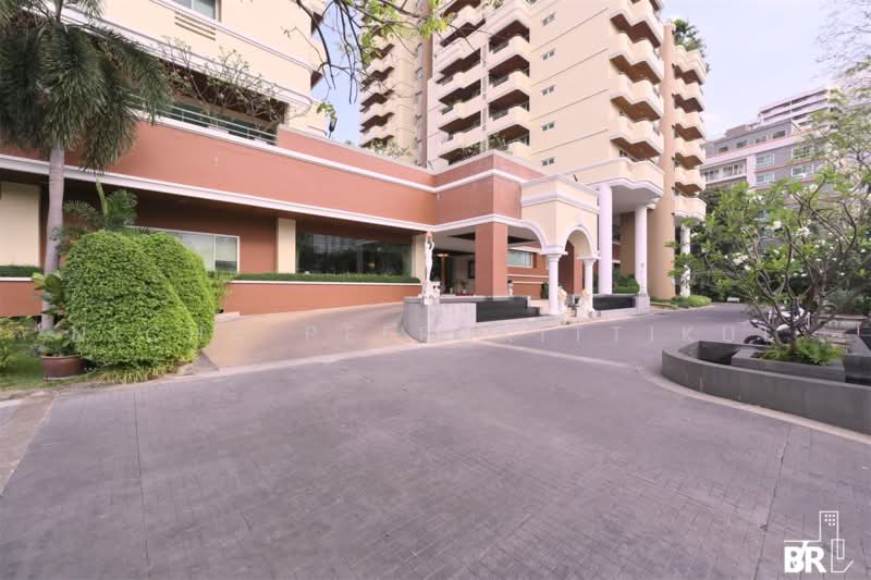 Piyathip Place, Bangkok, 24 Soi Prommitr, Khlong Tan Nua, Watthana, Bangkok, 4 Bedrooms, 375 sqm, Condo For Rent, by Nicha Peerakittikul, 500491111 - DDproperty.com