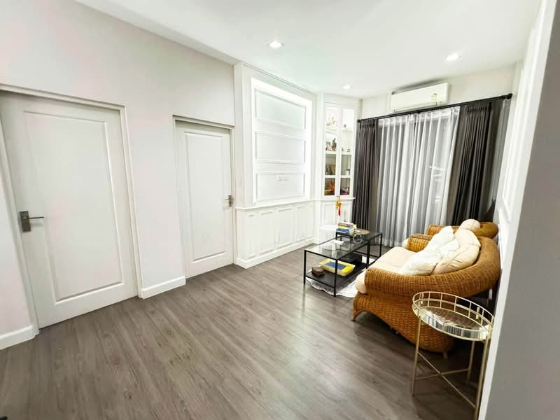 Bangkok Boulevard Rama 9, Bangkok, Kanchanaphisek Ring Road, Saphan Sung, Bangkok, 4 Bedrooms, 247 sqm, Single Detached House For Rent, by Ivy Jang, 500491116 - DDproperty.com