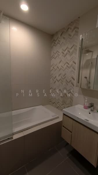 Oka Haus Sukhumvit 36, Bangkok, 3399 Rama 4 Road, Khong Tan, Khlong Toei, Bangkok, 1 Bedroom, 36 sqm, Condo For Rent, by Nareerat Pimsawang, 500491126 - DDproperty.com