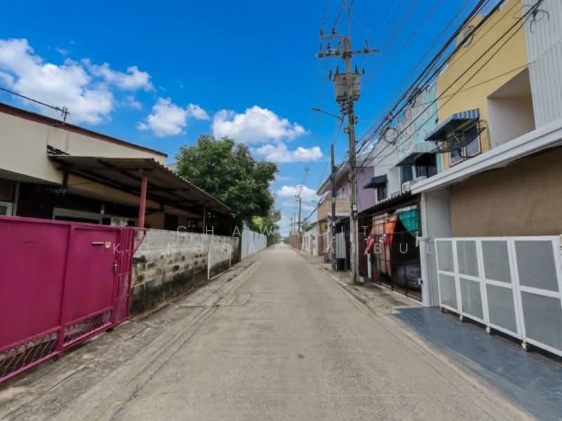 For Sale: Prime Location Land, 1 Rai 1 Square Wa, Soi Prasert Manukit 12, connecting to Soi Lad Pla, Bangkok, เกษตร-นวมินทร์, Chorake Bua, Lat Phrao, Bangkok, , 1,604 sqm, Land For Sale, by CHAWALIT KONGSAKPAIBUL, 500491166 - DDproperty.com