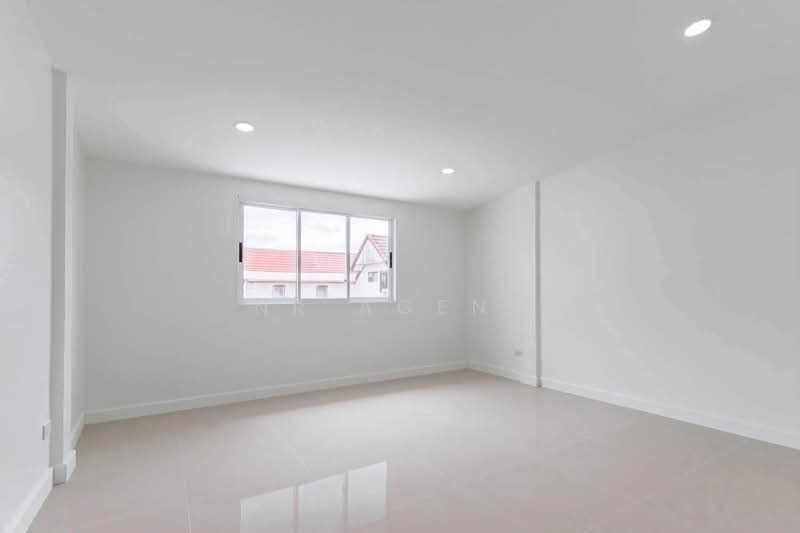 Baan Lanthog Tiwanon-Pak Kret 27, Nonthaburi, Tiwanon Road, Bang Phut, Pak Kret, Nonthaburi, 2 Bedrooms, 160 sqm, Townhouse For Sale, by NR AGENT, 500491168 - DDproperty.com