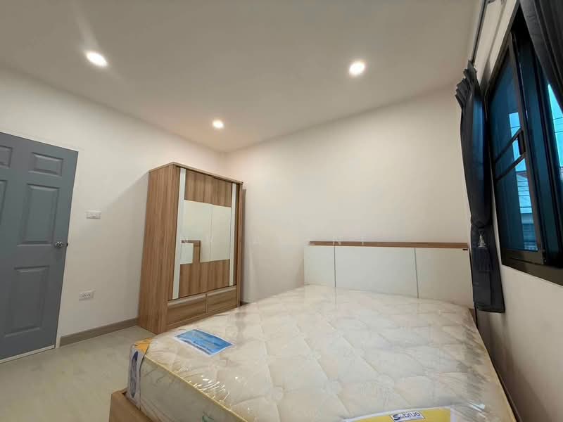 Suanluang Ville (Nirun Ville 3), Bangkok, Soi Chaloem Phrakiat Rama 9 Soi 28, Nong Bon, Prawet, Bangkok, 3 Bedrooms, 135 sqm, Semi-Detached House (Twin House) For Sale, by NR AGENT, 500491186 - DDproperty.com