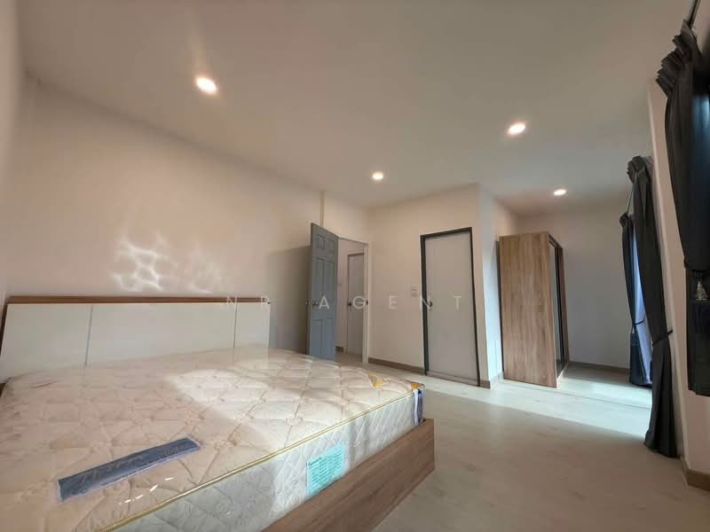 Suanluang Ville (Nirun Ville 3), Bangkok, Soi Chaloem Phrakiat Rama 9 Soi 28, Nong Bon, Prawet, Bangkok, 3 Bedrooms, 135 sqm, Semi-Detached House (Twin House) For Sale, by NR AGENT, 500491186 - DDproperty.com