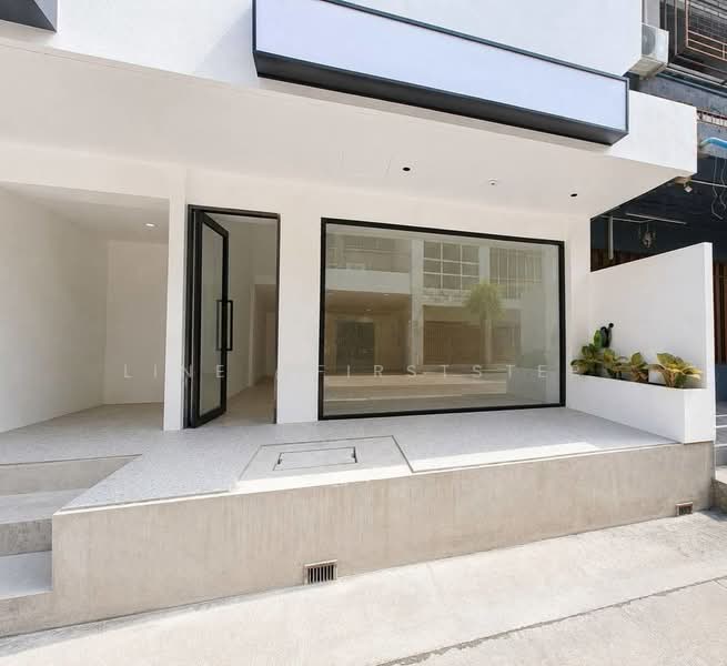 Brand-New Ground Floor Retail Space Sukhumvit 71-Pridi 40, Near BTS Phra Khanong, Bangkok, Khlong Tan Nua, Watthana, Bangkok, , 128 sqm, Retail Space For Rent, by LINE @firststep, 500491226 - DDproperty.com