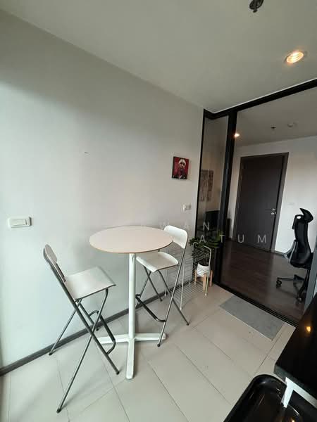 The Base Park East Sukhumvit 77, Bangkok, 99 Soi Pridi Banomyong 2, Phra Kanong Nua, Watthana, Bangkok, 1 Bedroom, 31 sqm, Condo For Sale, by Orawan Ratanapratum, 500491278 - DDproperty.com