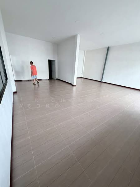 ให้เช่าโรงงานสร้างใหม่ ยังไม่เคยใช้งาน ผังสีม่วง พื้นที่1ไร่ 80ตรว. อ.กระทุ่มแบน สมุทรสาคร, สมุทรสาคร, อ้อมน้อย, กระทุ่มแบน, สมุทรสาคร, 600 ตร.ม., โกดัง-โรงงาน ให้เช่า, โดย Nichamon Buasong (Pheung), 500491331 - DDproperty.com