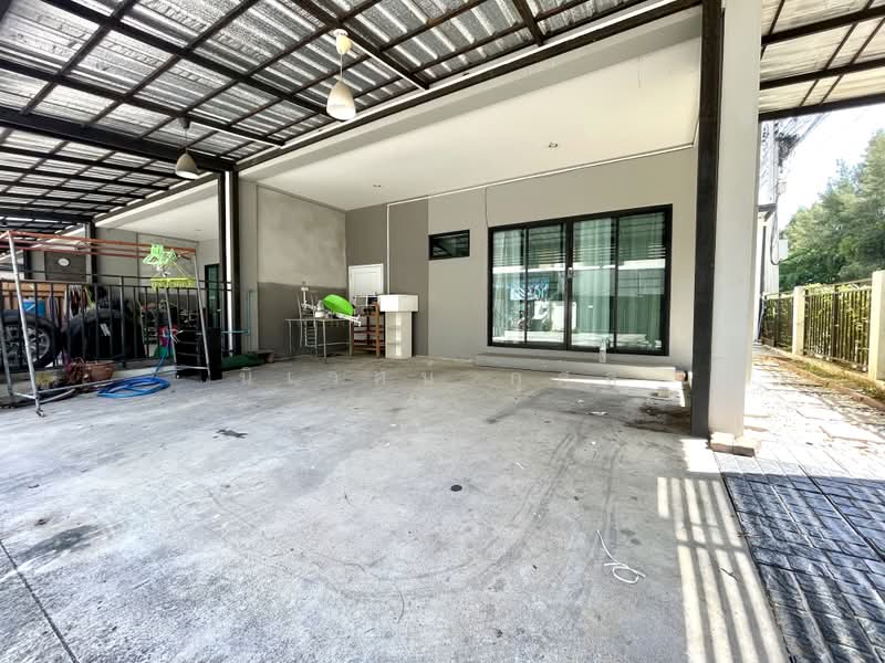 The Modish Ratchaphruek-Kanchanapisek, Pathum Thani, Ratchaphruek 77 Road, Khlong Phra Udom, Lat Lum Kaeo, Pathum Thani, 4 Bedrooms, 150 sqm, Townhouse For Sale, by Niwet kusol, 500491411 - DDproperty.com