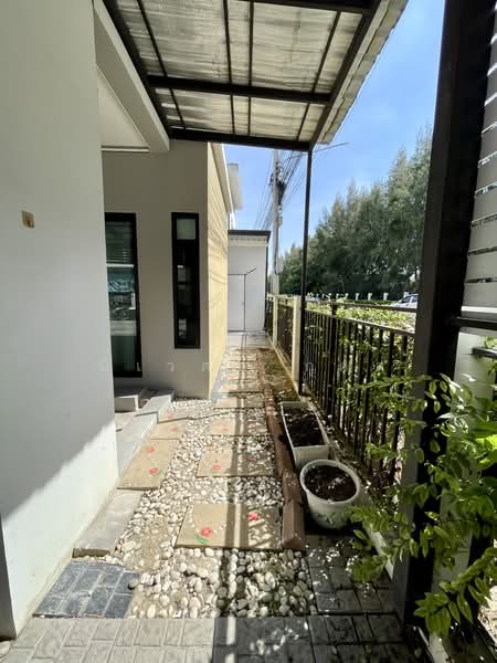 The Modish Ratchaphruek-Kanchanapisek, Pathum Thani, Ratchaphruek 77 Road, Khlong Phra Udom, Lat Lum Kaeo, Pathum Thani, 4 Bedrooms, 150 sqm, Townhouse For Sale, by Niwet kusol, 500491411 - DDproperty.com