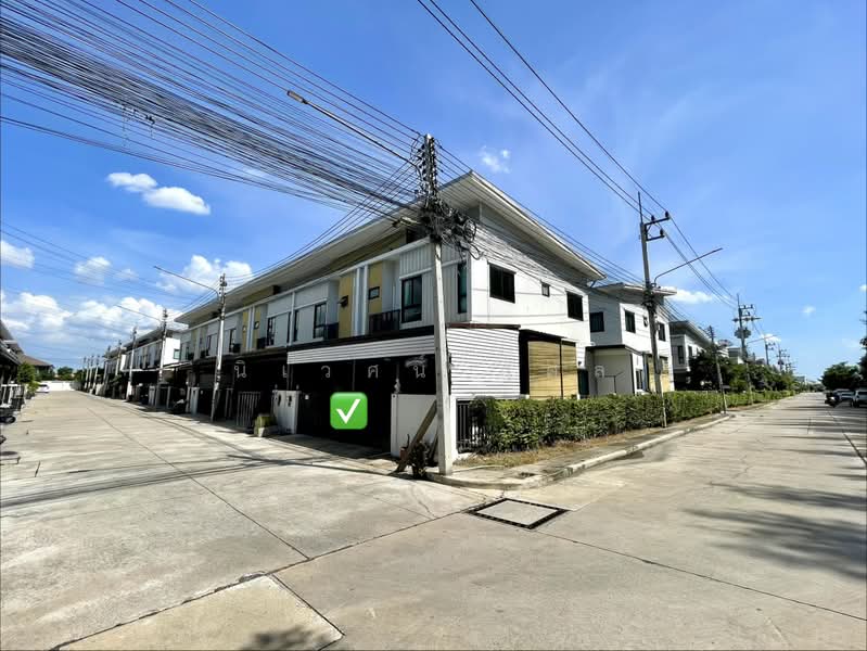 The Modish Ratchaphruek-Kanchanapisek, Pathum Thani, Ratchaphruek 77 Road, Khlong Phra Udom, Lat Lum Kaeo, Pathum Thani, 4 Bedrooms, 150 sqm, Townhouse For Sale, by Niwet kusol, 500491411 - DDproperty.com