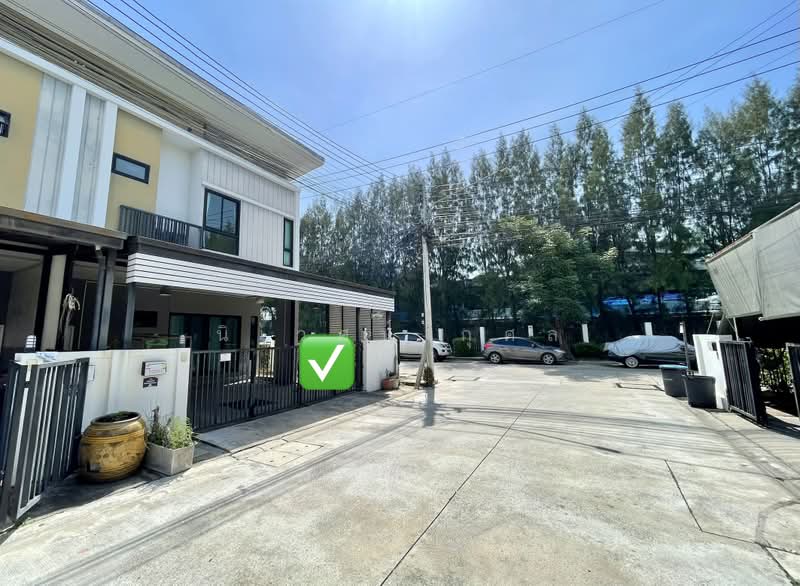 The Modish Ratchaphruek-Kanchanapisek, Pathum Thani, Ratchaphruek 77 Road, Khlong Phra Udom, Lat Lum Kaeo, Pathum Thani, 4 Bedrooms, 150 sqm, Townhouse For Sale, by Niwet kusol, 500491411 - DDproperty.com