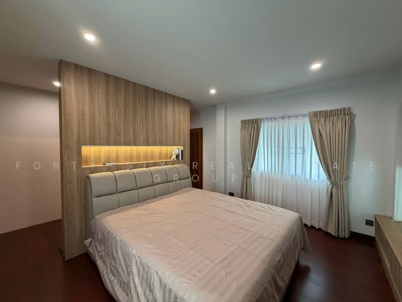 เช่าบ้านเดี่ยว ถ.พระรามเก้า, Bangkok, Phatthanakan, Suan Luang, Bangkok, 3 Bedrooms, 300 sqm, Single Detached House For Rent, by Forty-Six Real Estate Group, 500491485 - DDproperty.com