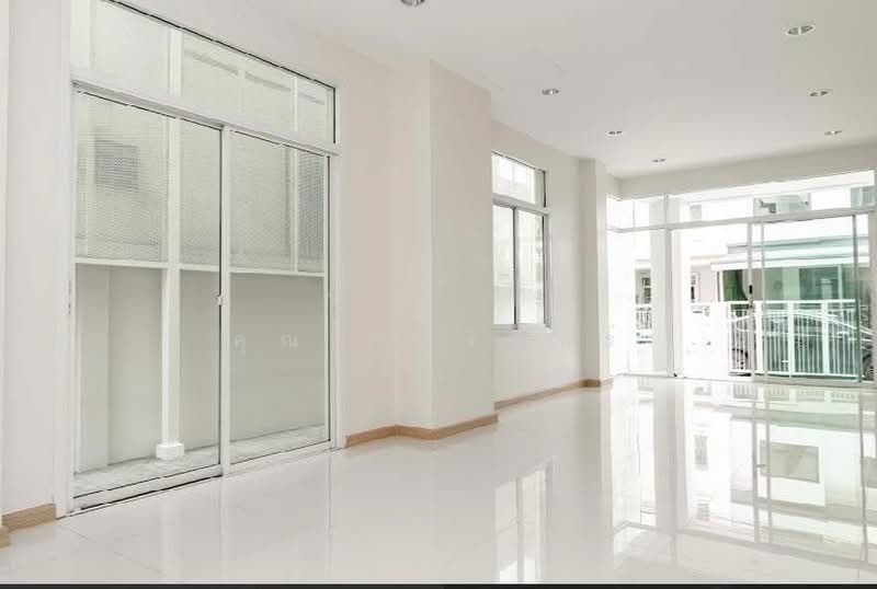 Grandity Sathupradit, กรุงเทพ, ถนน สาธุประดิษฐ์, บางโคล่, บางคอแหลม, กรุงเทพ, 180 ตร.ม., ทาวน์เฮ้าส์ ขาย, โดย คุณ รสรินทร์, 500491537 - DDproperty.com