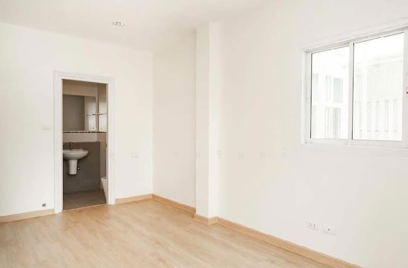 Grandity Sathupradit, Bangkok, Sathupradit Road, Bang Klo, Bang Kho Laem, Bangkok, 3 Bedrooms, 180 sqm, Townhouse For Sale, by คุณ รสรินทร์, 500491537 - DDproperty.com