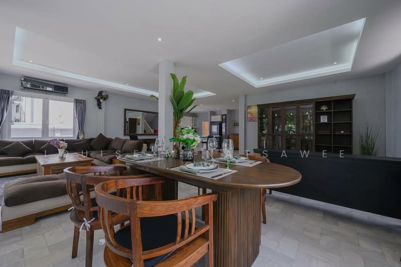 Sukhumvit Garden City 2, Bangkok, Bang Chak, Phra Khanong, Bangkok, 5 Bedrooms, 300 sqm, Townhouse For Rent, by Louise Manatsawee, 500491561 - DDproperty.com