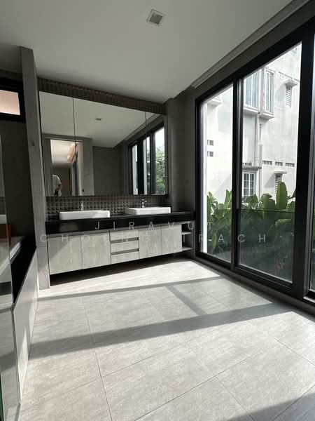 Luxury 3 Bedroom Private Pool House for Rent in Sukhumvit 39, Bangkok, สุขุมวิท39, Khlong Tan Nua, Watthana, Bangkok, 3 Bedrooms, 350 sqm, Semi-Detached House (Twin House) For Rent, by Jiravut Choengvirach, 500491617 - DDproperty.com