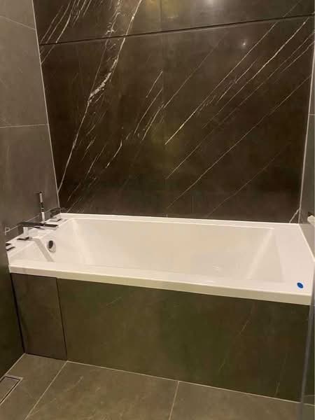The Esse at Singha Complex, Bangkok, 1788 New Petchaburi Rd, Khlongtoei Nua, Watthana, Bangkok, 1 Bedroom, 47 sqm, Condo For Rent, by Phoom Imruangsri, 500491626 - DDproperty.com