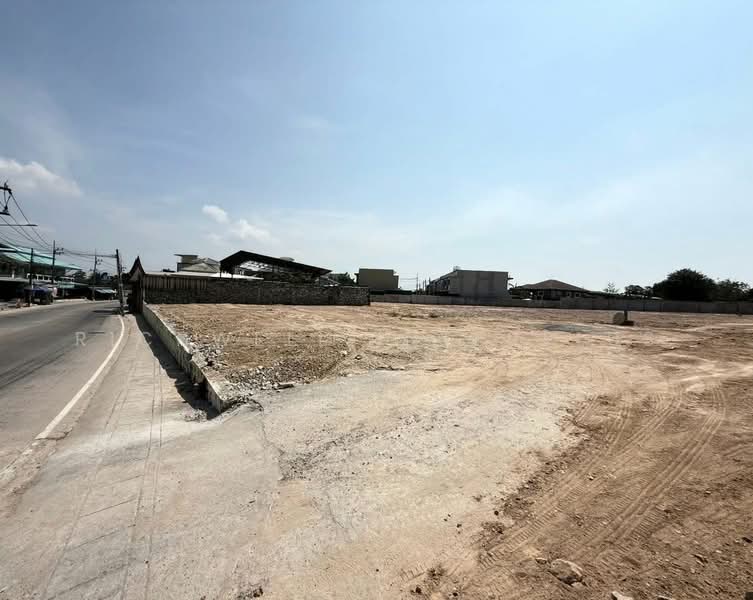 Land for sale in Nong Prue, Pattaya, 2 rai (approx. 0.8 acres), already filled and leveled, Chon Buri (Pattaya), Nong Pru, Bang Lamung (Pattaya), Chon Buri (Pattaya), , 4,075 sqm, Land For Sale, by RICHWELL INTERPLUS, 500491692 - DDproperty.com