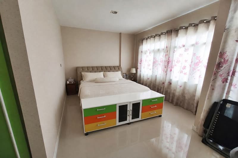 Uptown Sathupradit, Bangkok, Soi Chan 43 Yak 26-5, Bang Klo, Bang Kho Laem, Bangkok, 3 Bedrooms, 250 sqm, Townhouse For Sale, by คุณพิมพ์, 500491781 - DDproperty.com