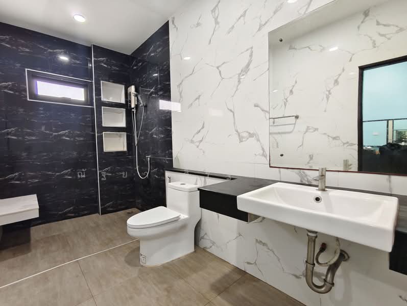 หมู่บ้านศิริถาวร อ้อมใหญ่, Nakhon Pathom, ซ.สันติโชติ, Om Yai, Sam Phran, Nakhon Pathom, 3 Bedrooms, 280 sqm, Single Detached House For Sale, by ณัฐยา ศิริฐานนท์, 500491782 - DDproperty.com
