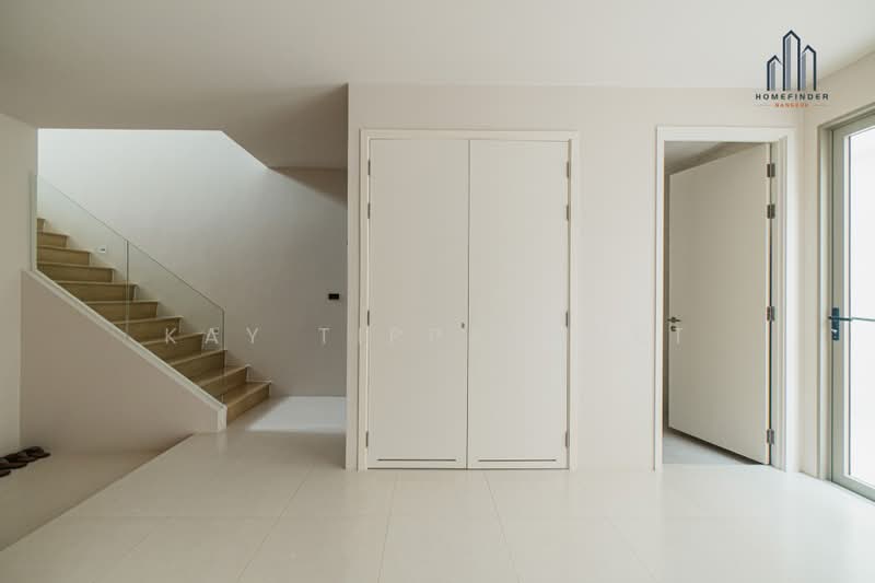 Luka Courtyard Ekamai, Bangkok, Bang Kapi, Huai Khwang, Bangkok, 4 Bedrooms, 450 sqm, Townhouse For Sale, by Kay Tippayanet, 500491787 - DDproperty.com