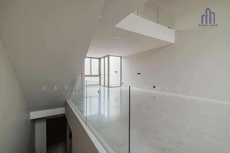 Luka Courtyard Ekamai, Bangkok, Bang Kapi, Huai Khwang, Bangkok, 4 Bedrooms, 450 sqm, Townhouse For Sale, by Kay Tippayanet, 500491787 - DDproperty.com