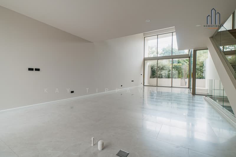 Luka Courtyard Ekamai, Bangkok, Bang Kapi, Huai Khwang, Bangkok, 4 Bedrooms, 450 sqm, Townhouse For Sale, by Kay Tippayanet, 500491787 - DDproperty.com