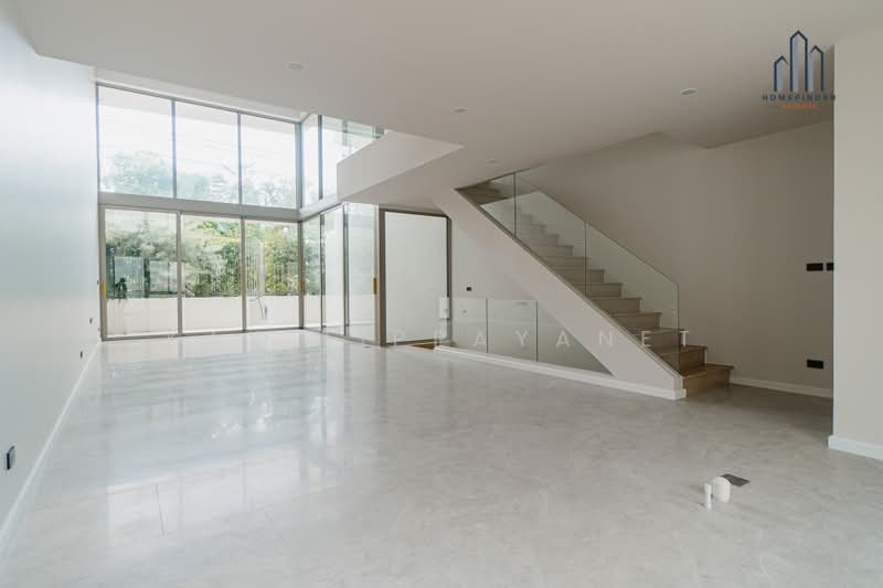 Luka Courtyard Ekamai, Bangkok, Bang Kapi, Huai Khwang, Bangkok, 4 Bedrooms, 450 sqm, Townhouse For Sale, by Kay Tippayanet, 500491787 - DDproperty.com