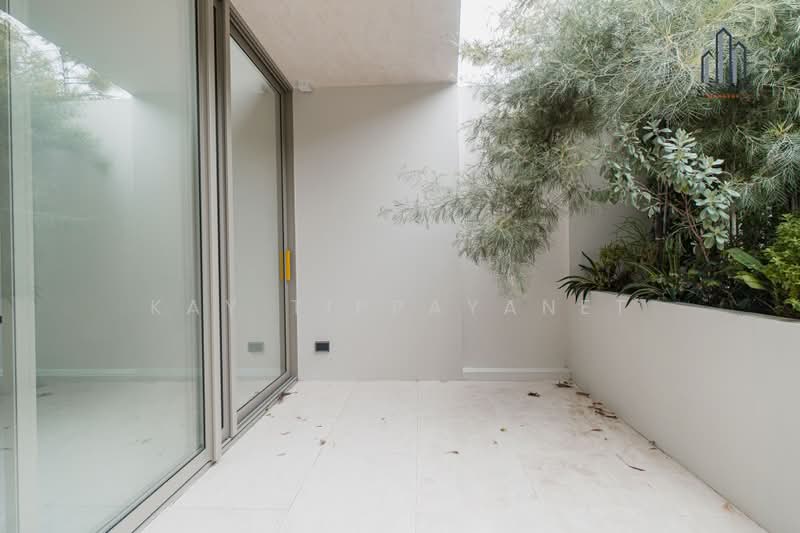 Luka Courtyard Ekamai, Bangkok, Bang Kapi, Huai Khwang, Bangkok, 4 Bedrooms, 450 sqm, Townhouse For Sale, by Kay Tippayanet, 500491787 - DDproperty.com