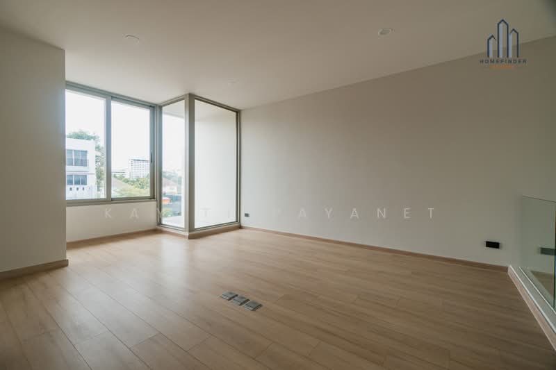 Luka Courtyard Ekamai, Bangkok, Bang Kapi, Huai Khwang, Bangkok, 4 Bedrooms, 450 sqm, Townhouse For Sale, by Kay Tippayanet, 500491787 - DDproperty.com