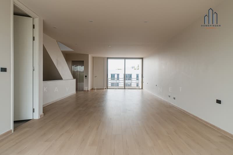 Luka Courtyard Ekamai, Bangkok, Bang Kapi, Huai Khwang, Bangkok, 4 Bedrooms, 450 sqm, Townhouse For Sale, by Kay Tippayanet, 500491787 - DDproperty.com