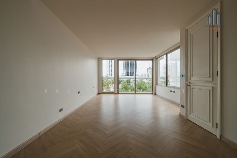Luka Courtyard Ekamai, Bangkok, Bang Kapi, Huai Khwang, Bangkok, 4 Bedrooms, 450 sqm, Townhouse For Sale, by Kay Tippayanet, 500491787 - DDproperty.com