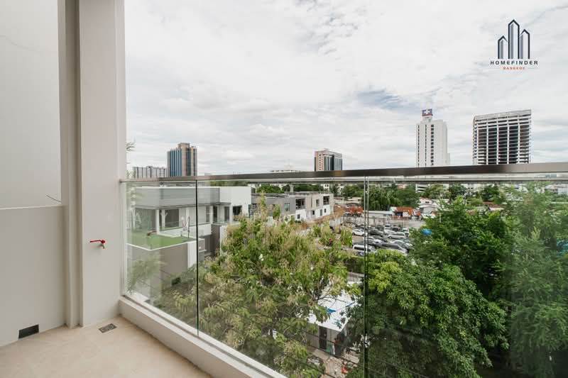 Luka Courtyard Ekamai, Bangkok, Bang Kapi, Huai Khwang, Bangkok, 4 Bedrooms, 450 sqm, Townhouse For Sale, by Kay Tippayanet, 500491787 - DDproperty.com