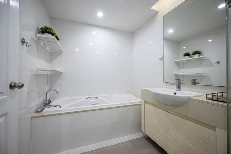 Siri Residence, Bangkok, 21 Soi Sukhumvit 24, Khong Tan, Khlong Toei, Bangkok, 2 Bedrooms, 95 sqm, Condo For Rent, by Kanrutai Dawruang, 500491794 - DDproperty.com