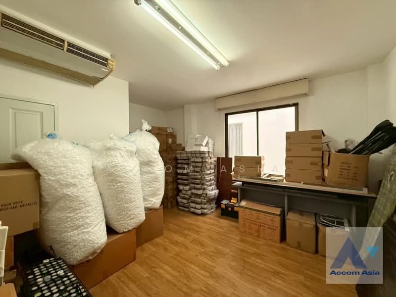 Home Office 4 Bedrooms House for Rent in Sukhumvit, Bangkok near BTS Thong Lo at Sukhumvit Villa, Bangkok, Khong Tan, Khlong Toei, Bangkok, 4 Bedrooms, 350 sqm, Single Detached House For Rent, by Accom Asia, 500491868 - DDproperty.com