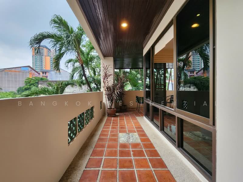 Raintree Village Apartment, Bangkok, 21 Soi Sukhumvit 41, Khlong Tan Nua, Watthana, Bangkok, 3 Bedrooms, 278 sqm, Apartment For Rent, by Bangkok Residential, 500491877 - DDproperty.com