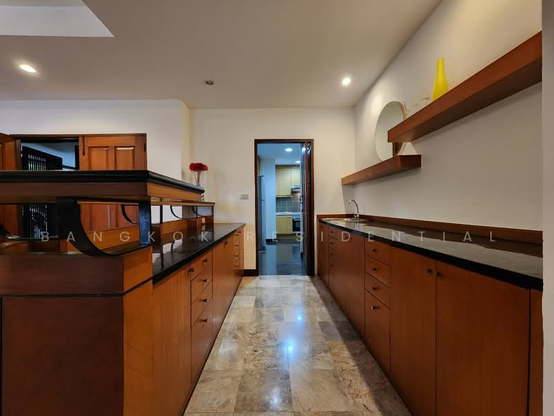 Raintree Village Apartment, Bangkok, 21 Soi Sukhumvit 41, Khlong Tan Nua, Watthana, Bangkok, 3 Bedrooms, 278 sqm, Apartment For Rent, by Bangkok Residential, 500491877 - DDproperty.com
