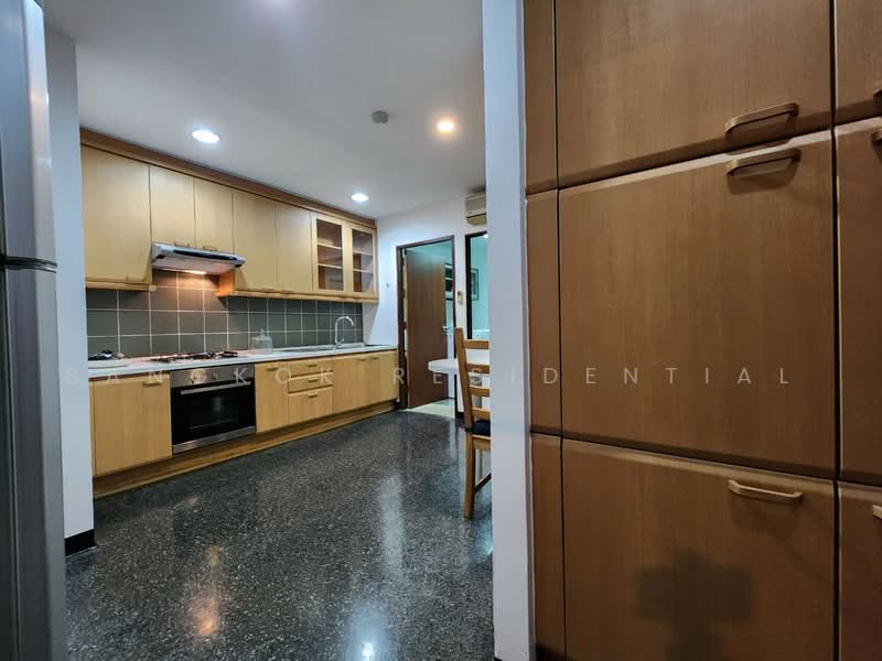 Raintree Village Apartment, Bangkok, 21 Soi Sukhumvit 41, Khlong Tan Nua, Watthana, Bangkok, 3 Bedrooms, 278 sqm, Apartment For Rent, by Bangkok Residential, 500491877 - DDproperty.com